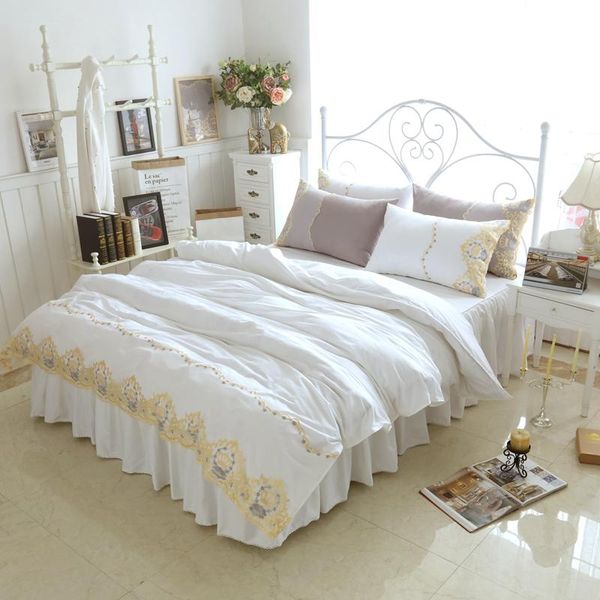 bedding sets white princess gold lace crown embroidered bedclothes bed skirt 100% cotton girls quilt plus cover set king
bedding sets white princess gold lace crown embroidered bedclothes bed skirt 100% cotton girls quilt plus cover set king