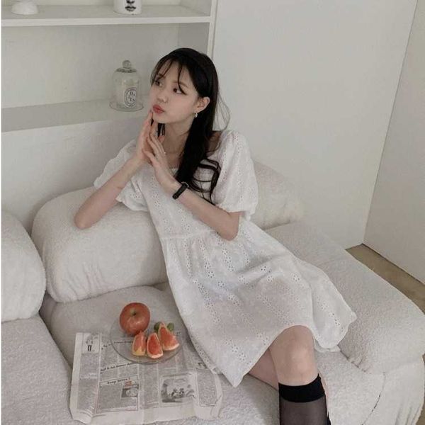korean hepburn embroidery hollow out square neck short sleeve drs women's 2021 summer age reducing skirt, Black;gray
korean hepburn embroidery hollow out square neck short sleeve drs women's 2021 summer age reducing skirt, Black;gray