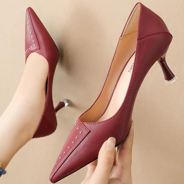 dress shoes 2021 autumn fashion women 6cm high heels low pointed toe rivets red wine leather banquet korean, Black
dress shoes 2021 autumn fashion women 6cm high heels low pointed toe rivets red wine leather banquet korean, Black