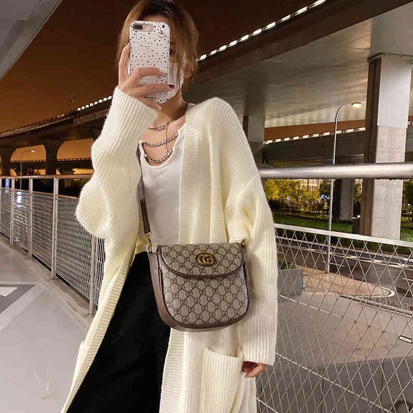 2022 designer s autumn and winter new single shoulder women's this year's popular printed messenger net red double same letter bag
2022 designer s autumn and winter new single shoulder women's this year's popular printed messenger net red double same letter bag