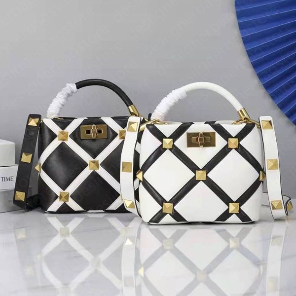 luxurys fashion designers bags crossbody bags bucket large stud genuine leather handbag black and white color matching chain strap lock clas
luxurys fashion designers bags crossbody bags bucket large stud genuine leather handbag black and white color matching chain strap lock clas