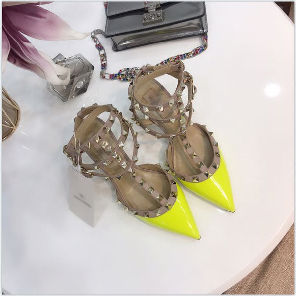 2021 good quality fashion women luxurys designers shoes designer sandals womens luxury high heels sandal dress shoess with box size 35-41 -g, Black
2021 good quality fashion women luxurys designers shoes designer sandals womens luxury high heels sandal dress shoess with box size 35-41 -g, Black