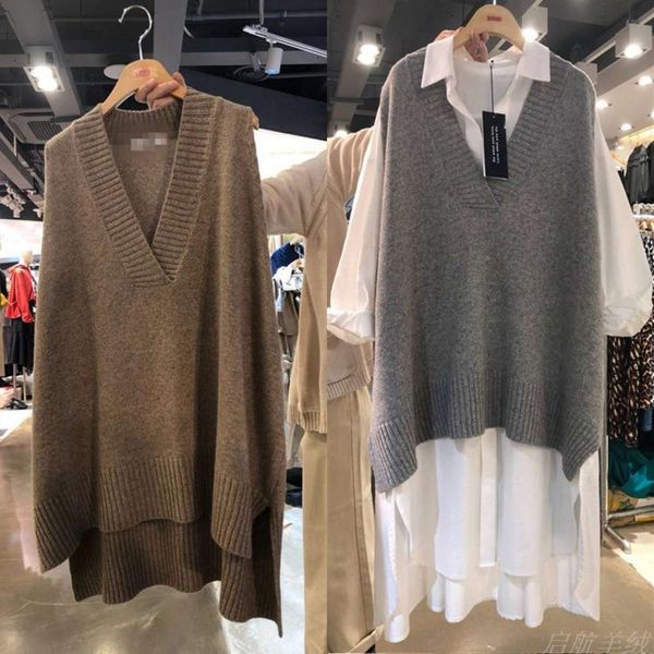 knitted vest v-neck women's sweater waistcoat autumn winter large short loose, White
knitted vest v-neck women's sweater waistcoat autumn winter large short loose, White