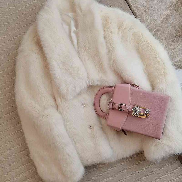 blends elegant women fake fox jackets winter celebrity ladies square collar beige short faux fur coats a331, Black
blends elegant women fake fox jackets winter celebrity ladies square collar beige short faux fur coats a331, Black