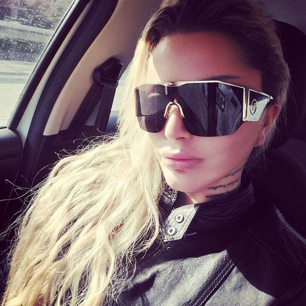sunglasses 2021 designe sun glasses women fashion oversized square one-piece men female uv400 shades gafas de sol, White;black
sunglasses 2021 designe sun glasses women fashion oversized square one-piece men female uv400 shades gafas de sol, White;black