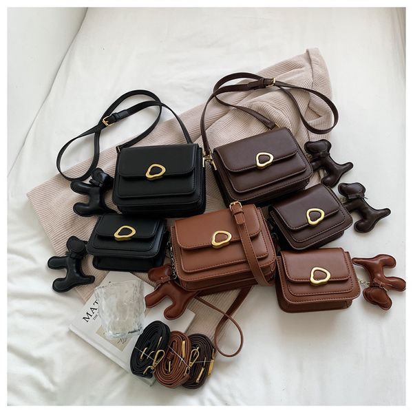 girls casual handbags woman 2021 autumn winter retro texture small bag kids pu solid colors single shouder bags mini purse f930, Black
girls casual handbags woman 2021 autumn winter retro texture small bag kids pu solid colors single shouder bags mini purse f930, Black