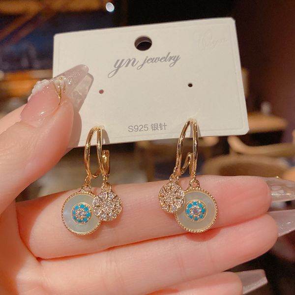 the daughter of the sea fashion micro-inlaid zircon star shell charm light luxury personality all-match disc silver needle earrings, Golden
the daughter of the sea fashion micro-inlaid zircon star shell charm light luxury personality all-match disc silver needle earrings, Golden
