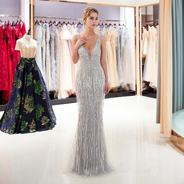 party dresses women evening gowns v neck crystal beaded shiny sequins mermaid long, White;black
party dresses women evening gowns v neck crystal beaded shiny sequins mermaid long, White;black