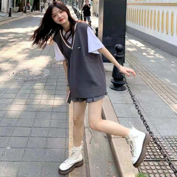 men's vests sweater vest women simple all-match patchwork korean style v-neck knitted leisure student sleeveless female vintage, Black;white
men's vests sweater vest women simple all-match patchwork korean style v-neck knitted leisure student sleeveless female vintage, Black;white