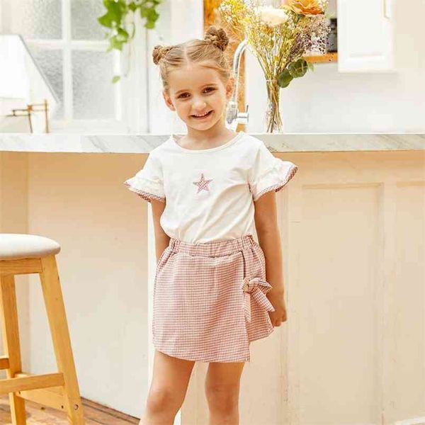 summer 2-piece baby toddler pretty plaid star and skirt shorts sets round collar 210528, White
summer 2-piece baby toddler pretty plaid star and skirt shorts sets round collar 210528, White
