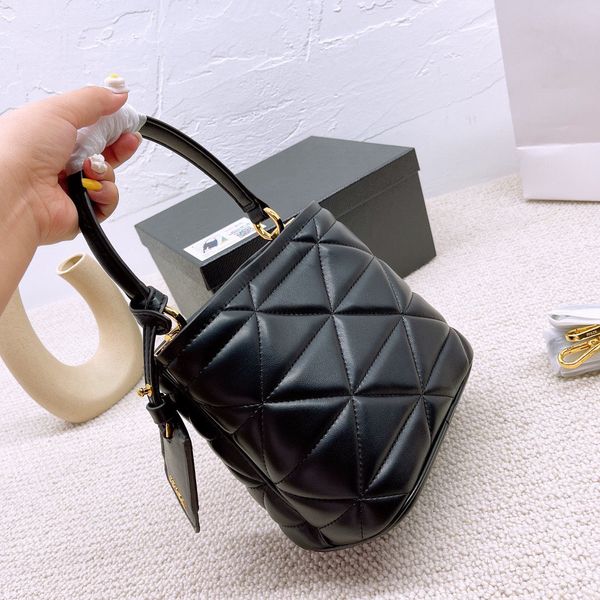 2021 handbag women luxurys designers bags tote brand letter crossbody shoulder bag
2021 handbag women luxurys designers bags tote brand letter crossbody shoulder bag