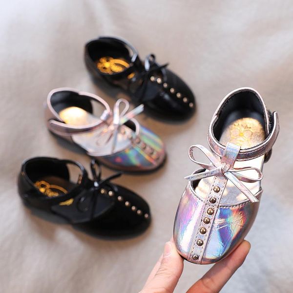 sandals 2021 summer girls t strap princess shoes fashion rivets round toe sandal bowtie kids bling beach children, Black;red
sandals 2021 summer girls t strap princess shoes fashion rivets round toe sandal bowtie kids bling beach children, Black;red