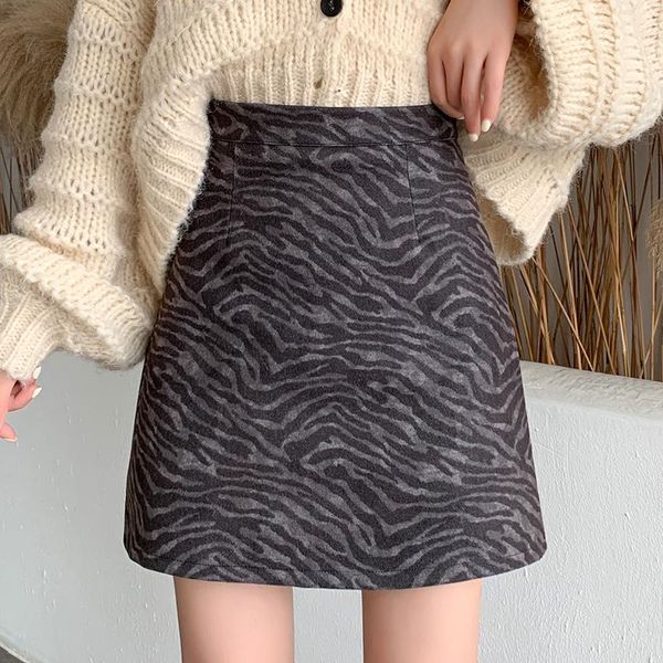 mini skirt autumn/winter 2021 woolen zebra pattern a-line korean version of high waist slim skirts, Black
mini skirt autumn/winter 2021 woolen zebra pattern a-line korean version of high waist slim skirts, Black