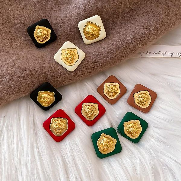 stud 2021 korean vintage tiger head square earrings for women winter fashion jewelry earings pendientes wholesale, Golden;silver
stud 2021 korean vintage tiger head square earrings for women winter fashion jewelry earings pendientes wholesale, Golden;silver