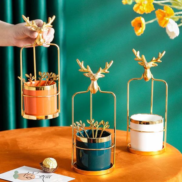 nordic minimalist metal moose-shaped hand ceramic fruit fork spoon placed in household dessert cake forks
nordic minimalist metal moose-shaped hand ceramic fruit fork spoon placed in household dessert cake forks