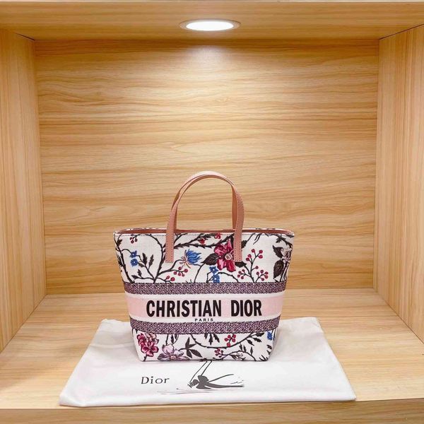 light luxury brand 2021 new trend versatile casual women's bag fashion classic one shoulder messenger handbag zmm
light luxury brand 2021 new trend versatile casual women's bag fashion classic one shoulder messenger handbag zmm
