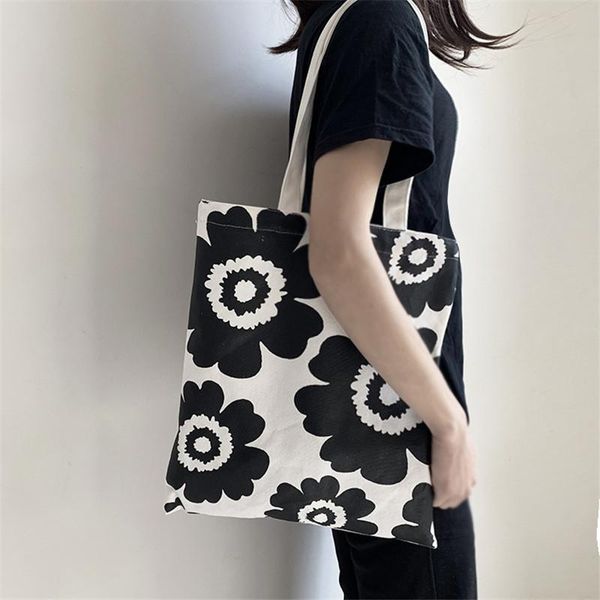 fashion cotton print cartoon girls shopping bag casual women hand bags easy take foldable life
fashion cotton print cartoon girls shopping bag casual women hand bags easy take foldable life