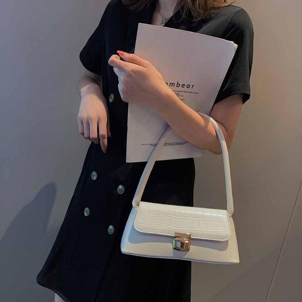 women 2021 autumn fashion delicate handbags lock casual shoulder bag simple waist bags
women 2021 autumn fashion delicate handbags lock casual shoulder bag simple waist bags