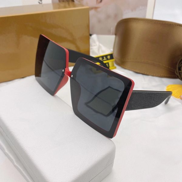 2021 luxury designer summer style temperament women sunglasses super light uv protection fahion mixed color come with box 574, White;black
2021 luxury designer summer style temperament women sunglasses super light uv protection fahion mixed color come with box 574, White;black
