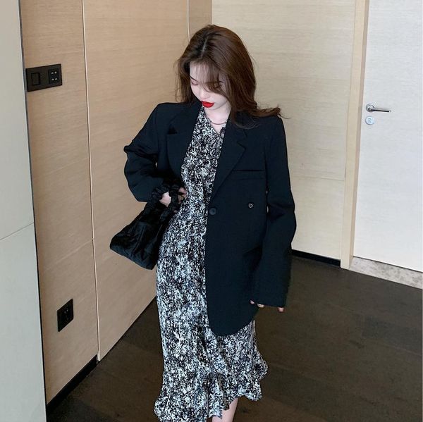 dress autumn temperament floral jacket soft wind skirt long suit of two pieces, Black;gray
dress autumn temperament floral jacket soft wind skirt long suit of two pieces, Black;gray