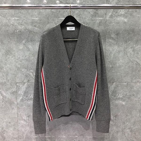 men's sweaters fashion 2021 brand men women slim fit v-neck cardigans clothing striped cotton wool spring autumn casual coat, White;black
men's sweaters fashion 2021 brand men women slim fit v-neck cardigans clothing striped cotton wool spring autumn casual coat, White;black