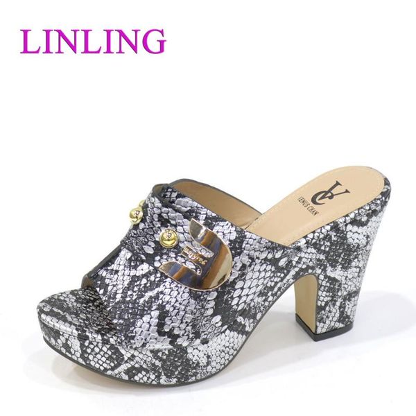 dress shoes african party shoe decorated with rhinestone elegant fashion casual women sandals plus size42 2021 summer woman slippers, Black
dress shoes african party shoe decorated with rhinestone elegant fashion casual women sandals plus size42 2021 summer woman slippers, Black