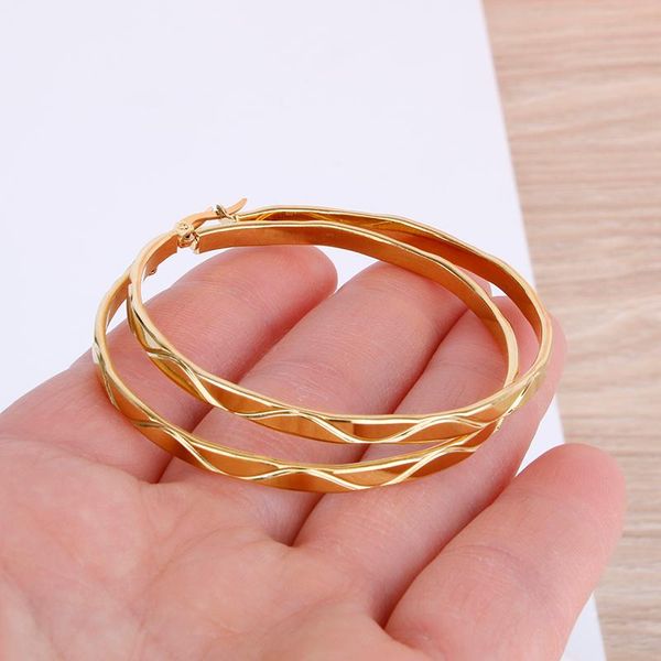 gold color stainless steel big hoop earring for women round simple nice design party daily ear jewelry 2021 e0175 & huggie, Golden;silver
gold color stainless steel big hoop earring for women round simple nice design party daily ear jewelry 2021 e0175 & huggie, Golden;silver