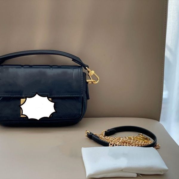 fashion new style french stick bag single shoulder messenger leather color splicing mini square
fashion new style french stick bag single shoulder messenger leather color splicing mini square