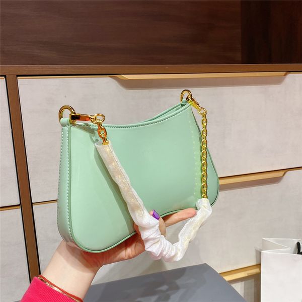 2021 new lacquered leather underarm bag vintage classic handbag dinner bags fashion lady portable trendy bag super large size 26-15cm
2021 new lacquered leather underarm bag vintage classic handbag dinner bags fashion lady portable trendy bag super large size 26-15cm