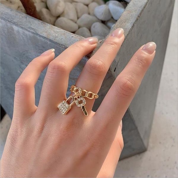 wedding rings micro cz paved key lock open for women simple gold metal chunky chain link twisted geometric 2021 trend jewelry gift, Slivery;golden
wedding rings micro cz paved key lock open for women simple gold metal chunky chain link twisted geometric 2021 trend jewelry gift, Slivery;golden