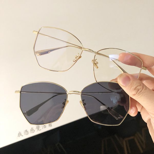 large frame polygon irregular eyeglass female chaosu face thin net red sunglasses nearsighted male, White;black
large frame polygon irregular eyeglass female chaosu face thin net red sunglasses nearsighted male, White;black
