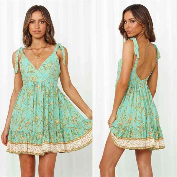 summer deep v-neck strap printing pleated backless dress women fashion boho floral ruffle stitching dresses 210517, Black;gray
summer deep v-neck strap printing pleated backless dress women fashion boho floral ruffle stitching dresses 210517, Black;gray