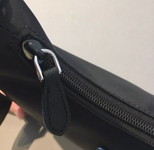 new women's re-edition 2000 tote nylon leather shoulder bag luxury designer women's shoulder bag fashion crossbody bags handbag 40
new women's re-edition 2000 tote nylon leather shoulder bag luxury designer women's shoulder bag fashion crossbody bags handbag 40