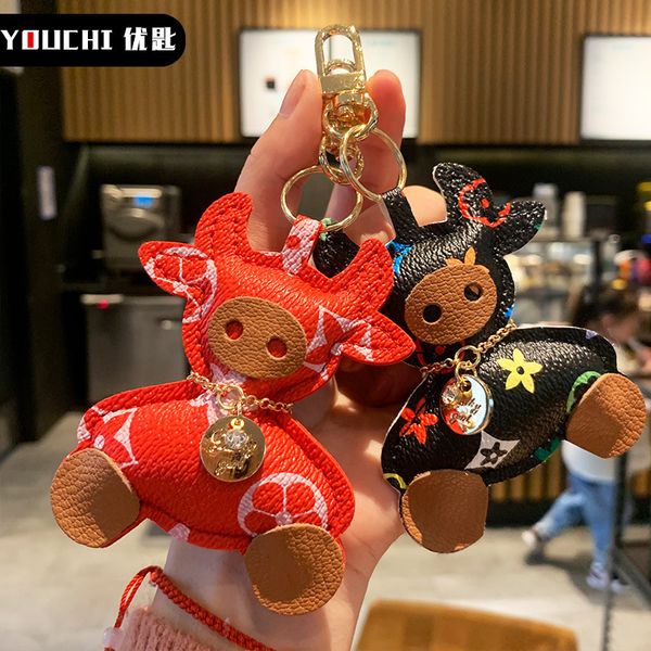 2021 fashion keychain creative classic cow horseshoe fashion bag hanging trend lovers accessories personalized key chain, Silver
2021 fashion keychain creative classic cow horseshoe fashion bag hanging trend lovers accessories personalized key chain, Silver