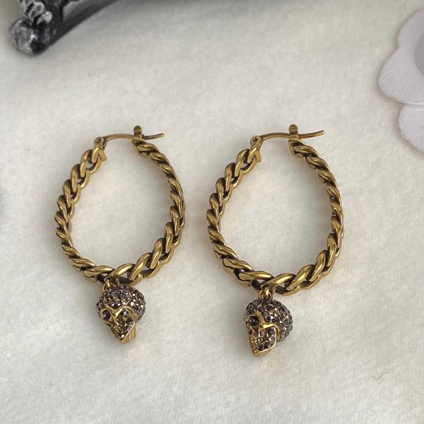 brand yellow gold color fashion jewelry woman black crystal earrings skull head party chain pearls stud earrings, Golden
brand yellow gold color fashion jewelry woman black crystal earrings skull head party chain pearls stud earrings, Golden