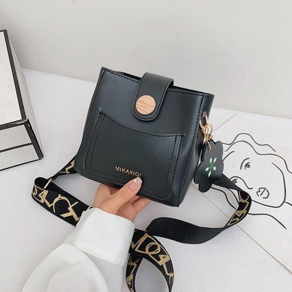 evening bags ladies shoulder bag style 2021 hit color small bucket lady messenger handbag trendy fashion
evening bags ladies shoulder bag style 2021 hit color small bucket lady messenger handbag trendy fashion