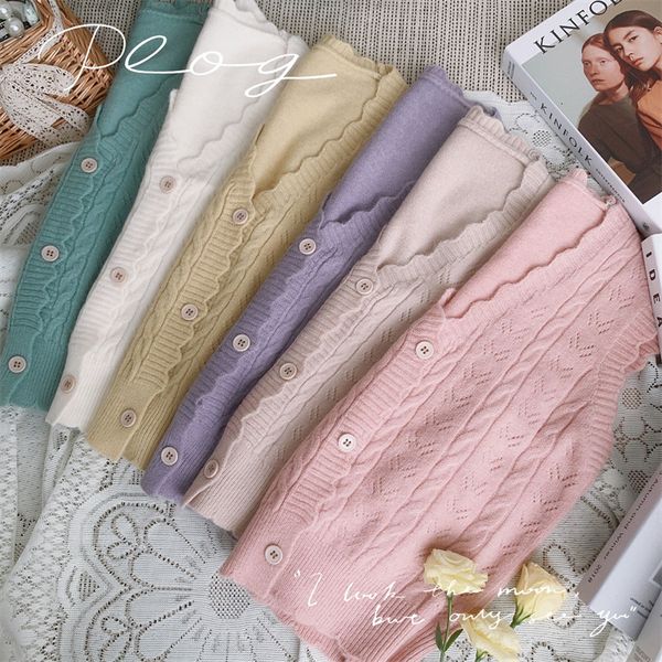 v-neck twist vt women's loose cardigan 2021 autumn and winter knitted sweater short coat, Black;white
v-neck twist vt women's loose cardigan 2021 autumn and winter knitted sweater short coat, Black;white