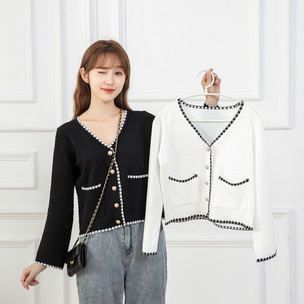 luxury jackets autumn long sleeve thin coat women's cardigan knitted wearing a small fragrant ice silk loose short v-neck sweater, Black;brown
luxury jackets autumn long sleeve thin coat women's cardigan knitted wearing a small fragrant ice silk loose short v-neck sweater, Black;brown