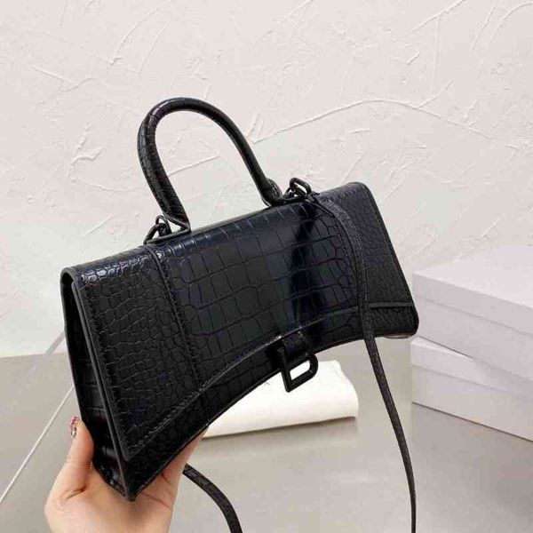 motorcycle handbag classic crocodile luxurys women's designer bag half balencaigass crossbody moon small tote clutch vintage shoulder b
motorcycle handbag classic crocodile luxurys women's designer bag half balencaigass crossbody moon small tote clutch vintage shoulder b