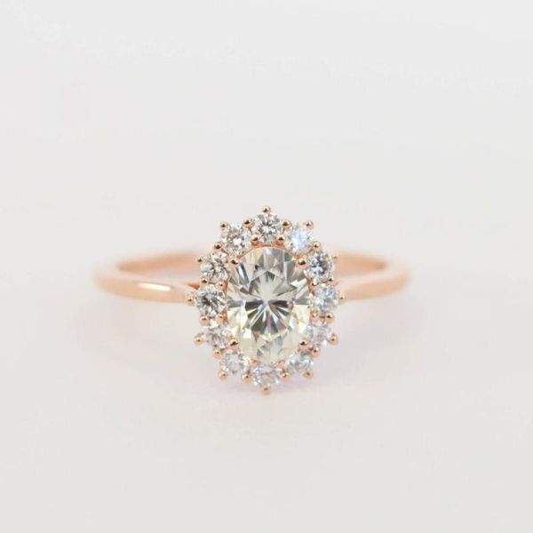 cluster rings exquisite zircon oval women's engagement ring fashion simple ladies luxury jewelry send girlfriend romantic birthday gift, Golden;silver
cluster rings exquisite zircon oval women's engagement ring fashion simple ladies luxury jewelry send girlfriend romantic birthday gift, Golden;silver
