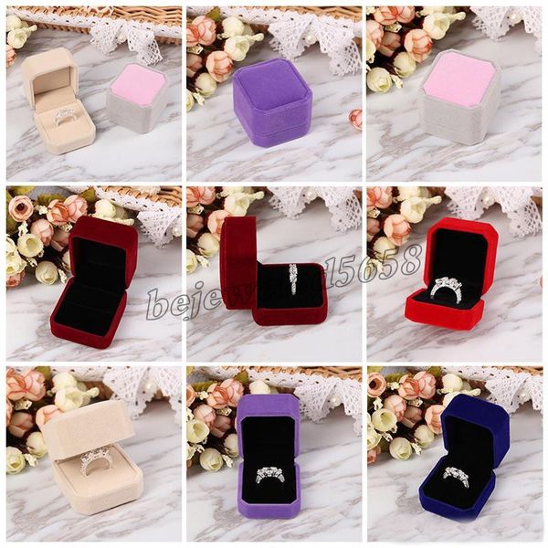 mix colors velvet jewelry boxes engagement wedding earring ring pendant jewelry display storage box case for women, Black;white
mix colors velvet jewelry boxes engagement wedding earring ring pendant jewelry display storage box case for women, Black;white