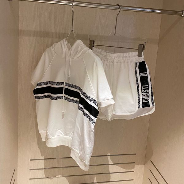 pants trousers dr 2021 summer embroidered letter shorts short sleeve two piece color matching casual hooded t-shirt women's suit, Black;white
pants trousers dr 2021 summer embroidered letter shorts short sleeve two piece color matching casual hooded t-shirt women's suit, Black;white
