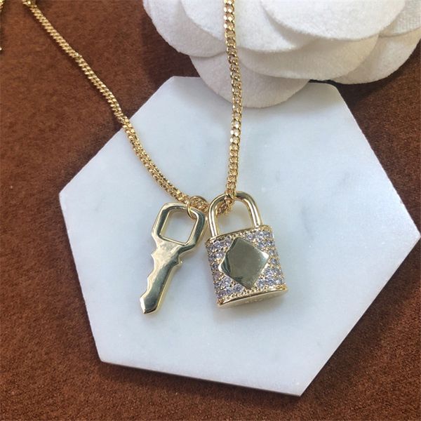 lock key couples pendant necklaces with box rhinestone luxury necklace birthday party gift for lover jewelry, Silver
lock key couples pendant necklaces with box rhinestone luxury necklace birthday party gift for lover jewelry, Silver