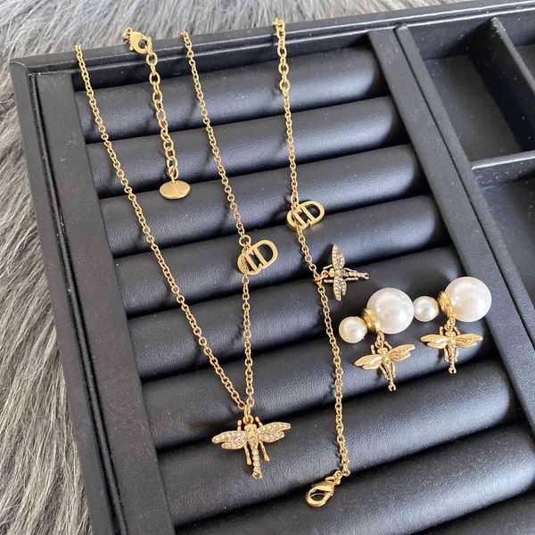 d family's 22 year new necklace dijia net red high version letter pearl earring bracelet female, Silver
d family's 22 year new necklace dijia net red high version letter pearl earring bracelet female, Silver