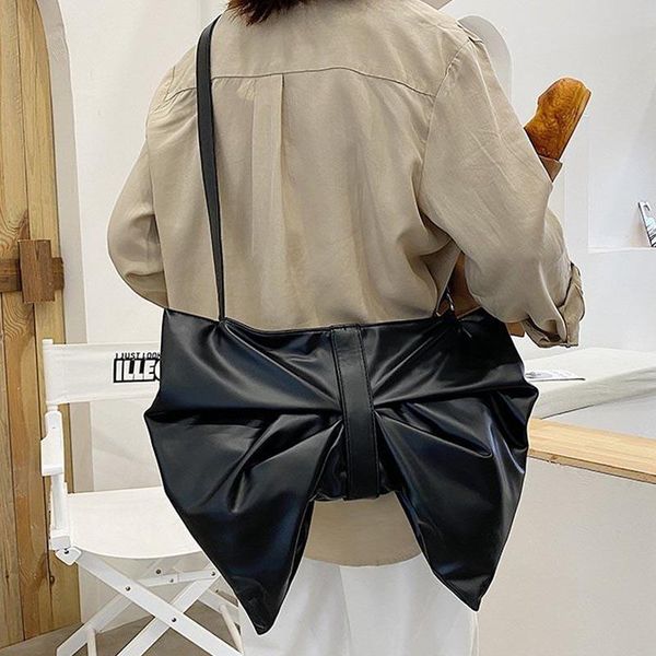 women's soft skin messenger bag butterflies shoulder bags leather tote luxury phone pack fashion female
women's soft skin messenger bag butterflies shoulder bags leather tote luxury phone pack fashion female