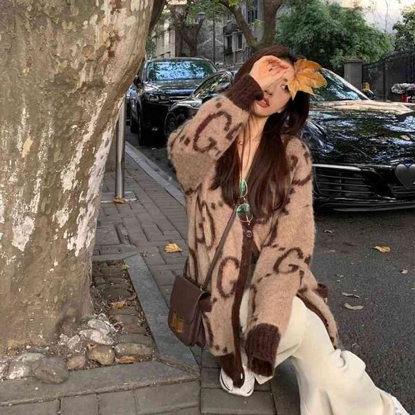 2021 new autumn winter fashion mohair sweater plus size classic brand luxry design wear both sides cardigan double pocket coat, White
2021 new autumn winter fashion mohair sweater plus size classic brand luxry design wear both sides cardigan double pocket coat, White