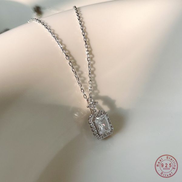 925 sterling silver french simple pavé crystal drift bottle pendant necklace women creative fashion party jewelry gift
925 sterling silver french simple pavé crystal drift bottle pendant necklace women creative fashion party jewelry gift