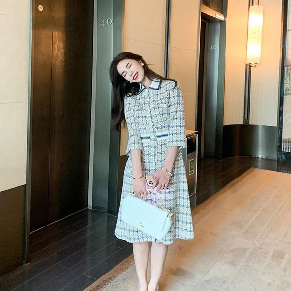 casual dresses collar plaid dress women 2021 autumn knitting temperament fashion light luxury long skirt, Black;gray
casual dresses collar plaid dress women 2021 autumn knitting temperament fashion light luxury long skirt, Black;gray