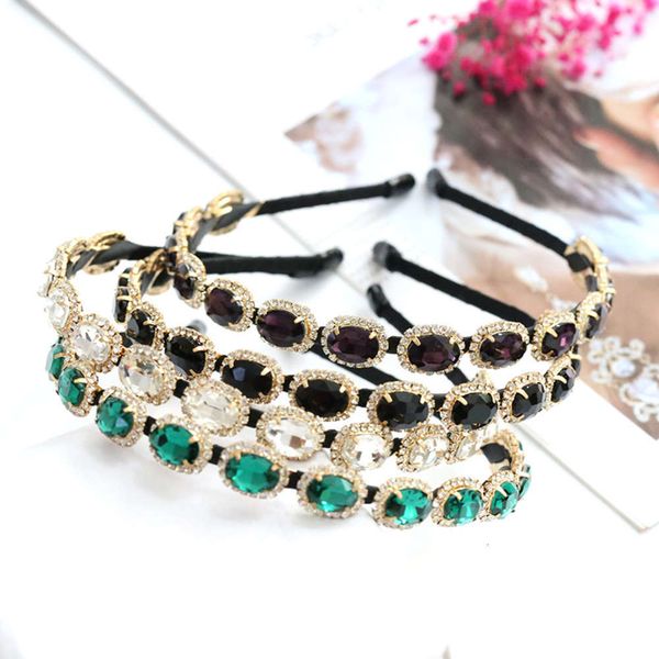 glass crystal rhinestone hoop high-grade temperament glittering water drill jewelry female, Black;brown
glass crystal rhinestone hoop high-grade temperament glittering water drill jewelry female, Black;brown