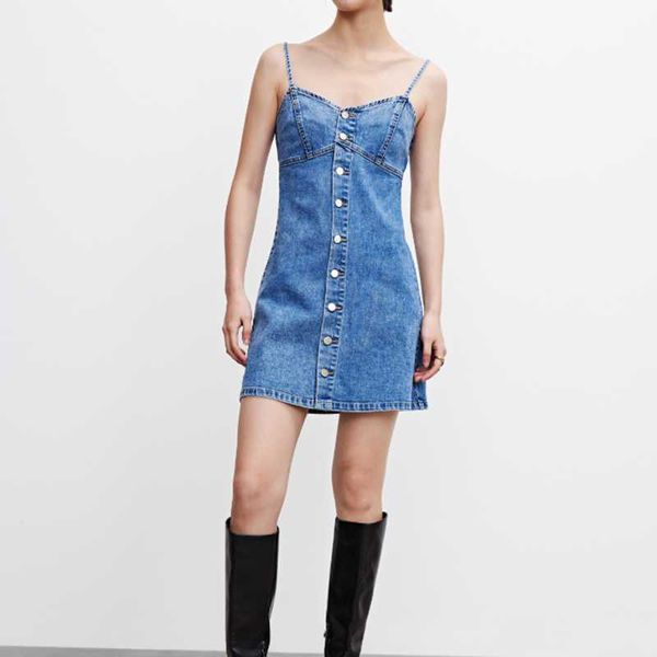 casual dresses 2021 women's retro button denim dress italian sling wear, Black;gray
casual dresses 2021 women's retro button denim dress italian sling wear, Black;gray